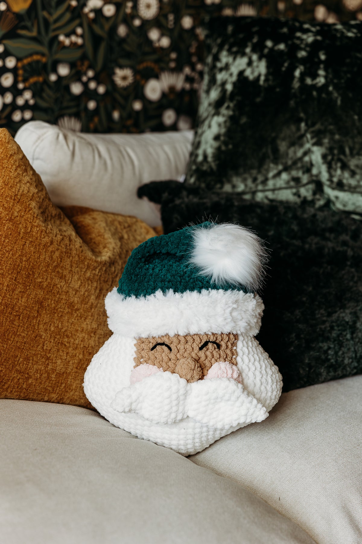 Kenzie&#39;s Corner: Santa pillows