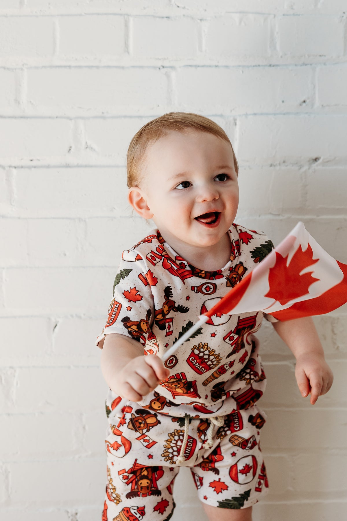 Exclusive O Canada Set