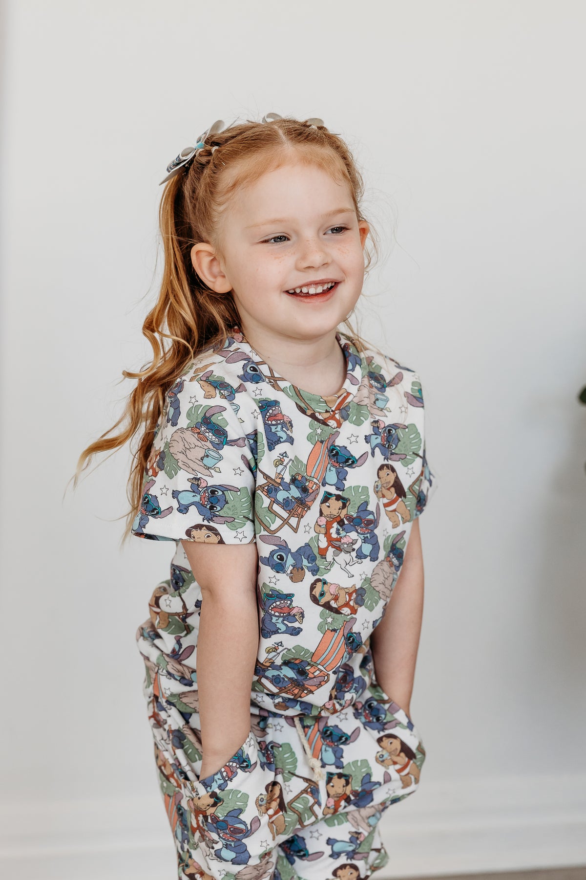 A Girl and her Alien Set